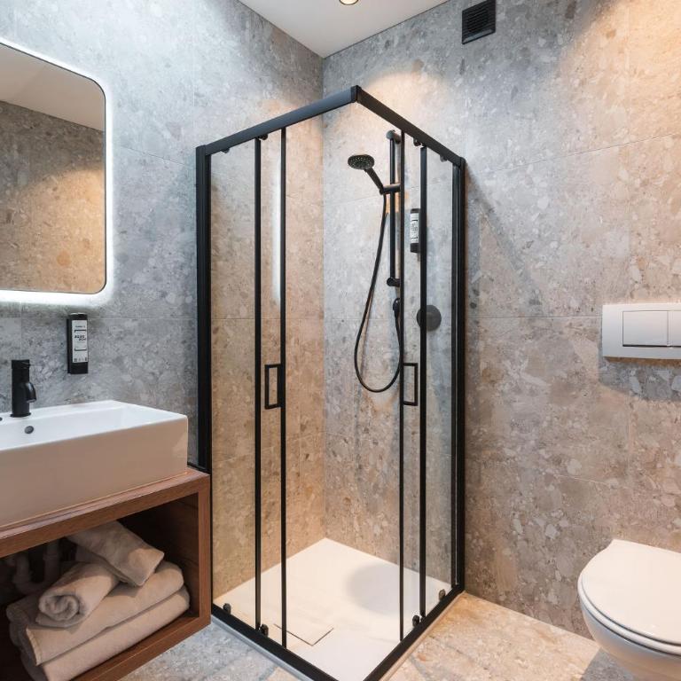 MyLiving - Hotel B&B by Majestic Resorts Dolomites - Camera Matrimoniale con Balcone - 7