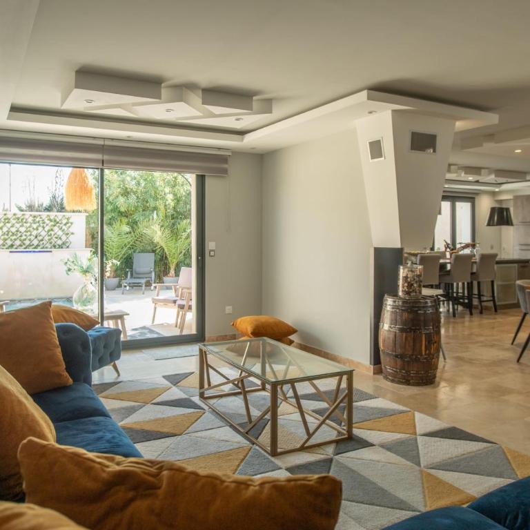 Maison Alba Elegant Home with pool - Casa - 11