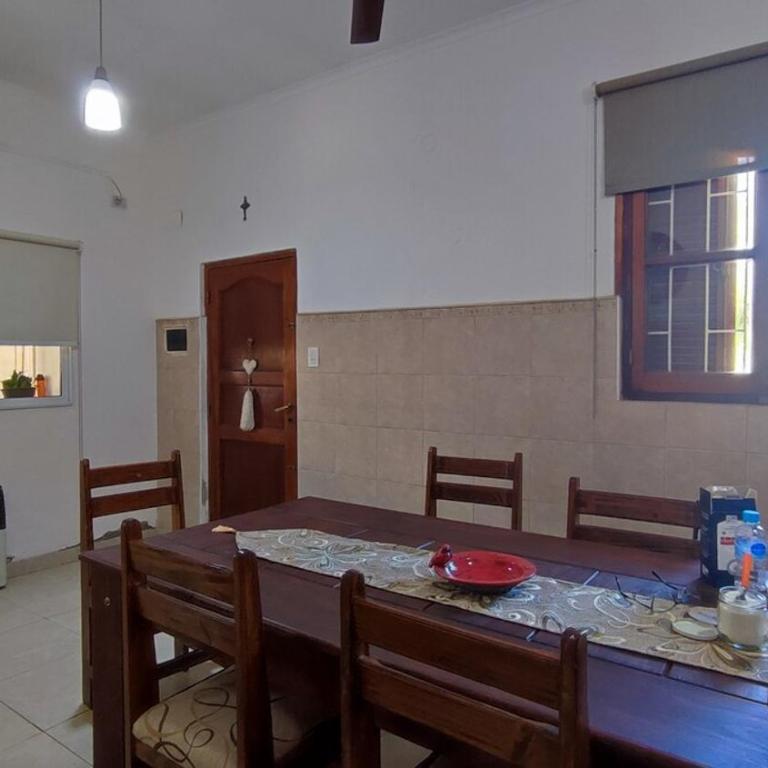 Casa grande con 3hab a 5 minutos del estadio y nodo tecnologico - Three-Bedroom House - 9
