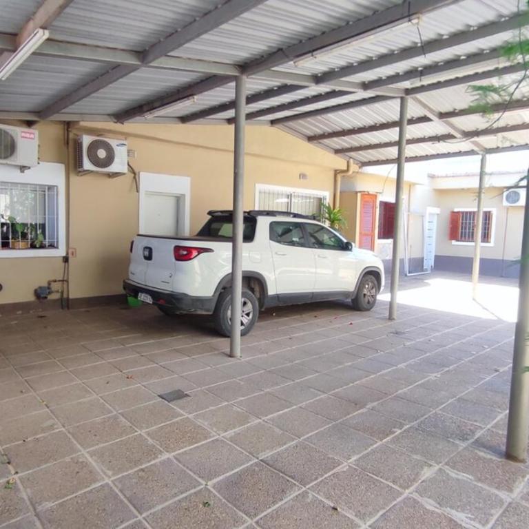 Casa grande con 3hab a 5 minutos del estadio y nodo tecnologico - Three-Bedroom House - 21