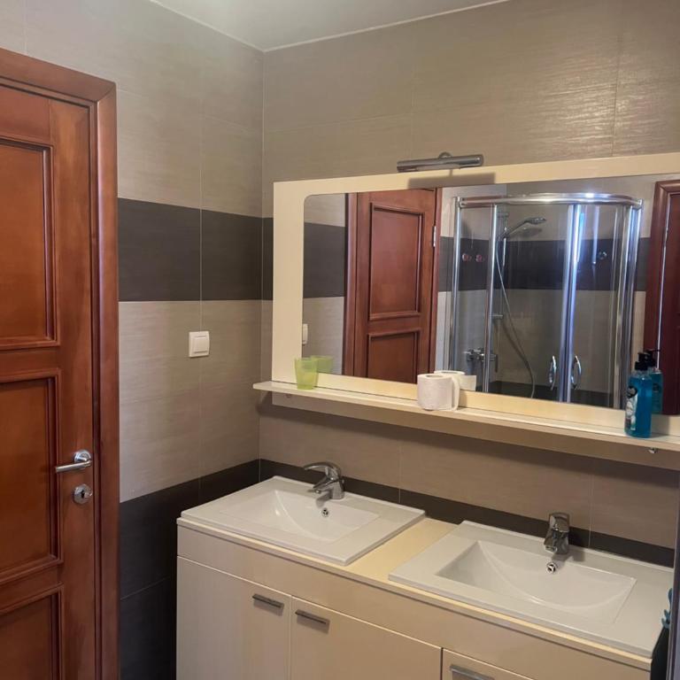 Sirena - Apartman sa 3 Spavaće Sobe i Pogledom na More - 5