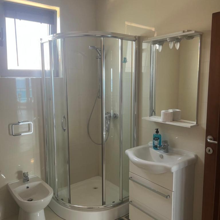 Sirena - Apartman sa 3 Spavaće Sobe i Pogledom na More - 8