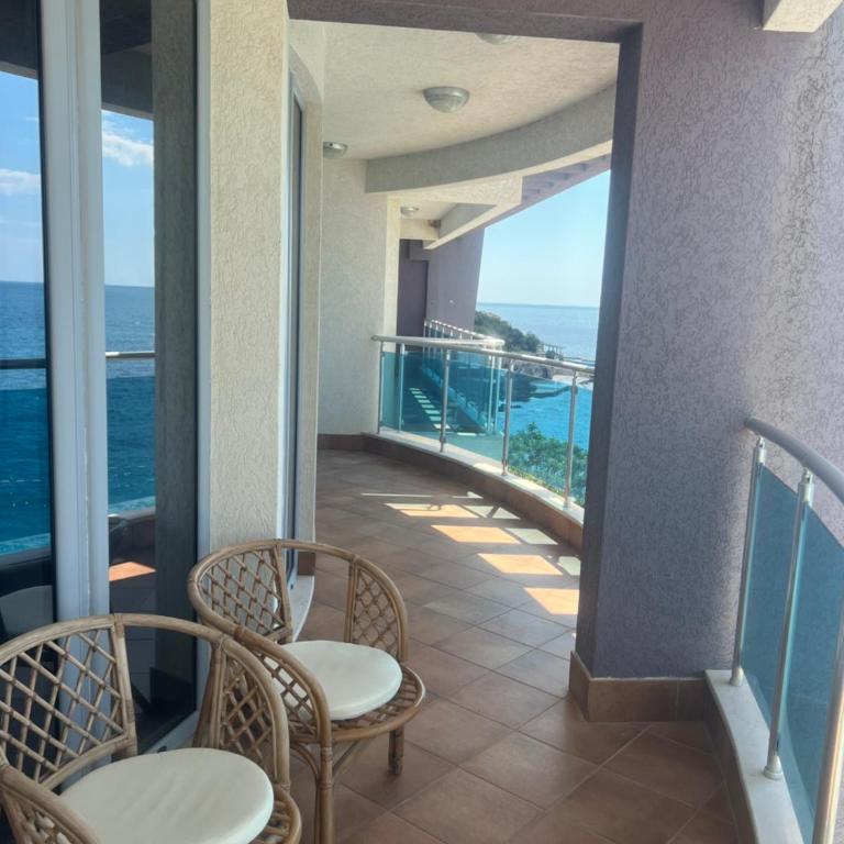 Sirena - Apartman sa 3 Spavaće Sobe i Pogledom na More - 12