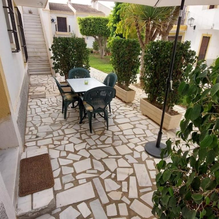 Adosado con salida directa a la playa de las Marinas - Apartamento de 2 dormitorios con vistas parciales al océano - 16