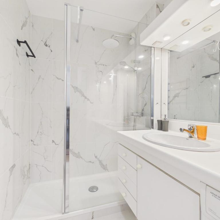 300m de la plage, balcon, parking, séjour à 3 - Appartement - 16