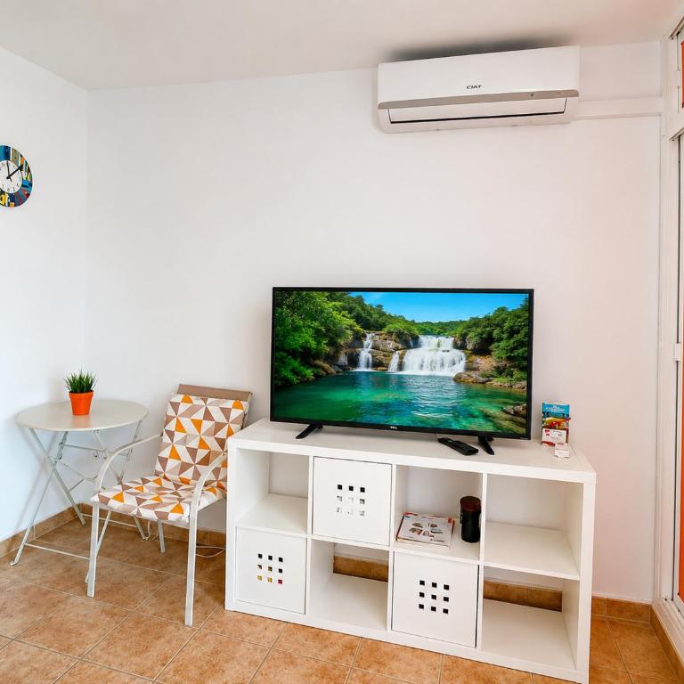Agata Views - Studio Apartment with Sea View - 4