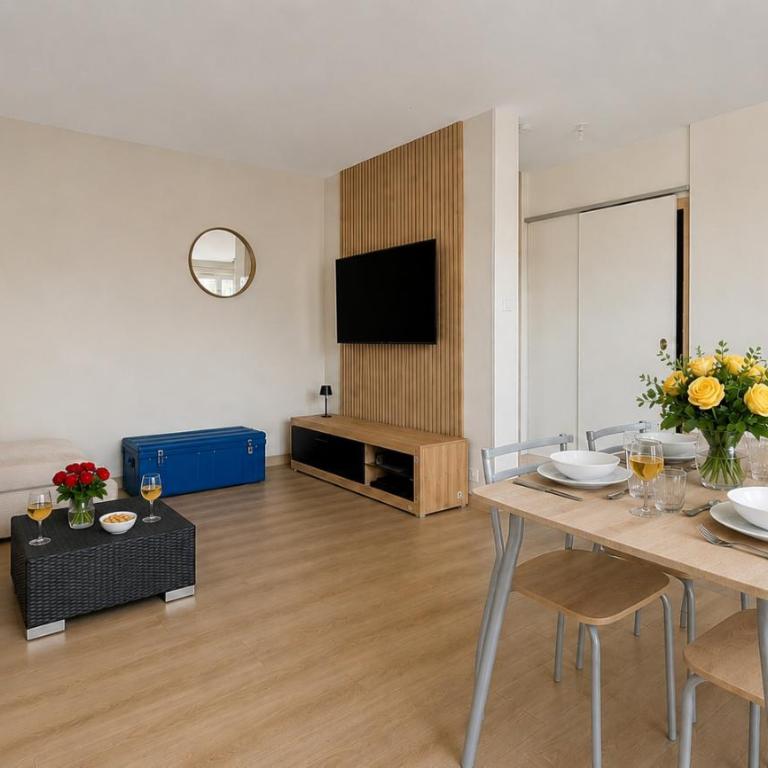 Appartement lumineux avec balcon et parking gratuit - Appartement 1 Chambre - 10
