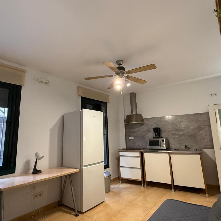 Lupe Mediterranean Loft,150m from the Beach Blanes Center - Apartamento de 1 dormitorio - 9