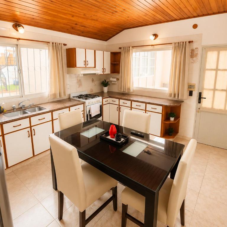 Bariloche Bliss - Two-Bedroom House - 1