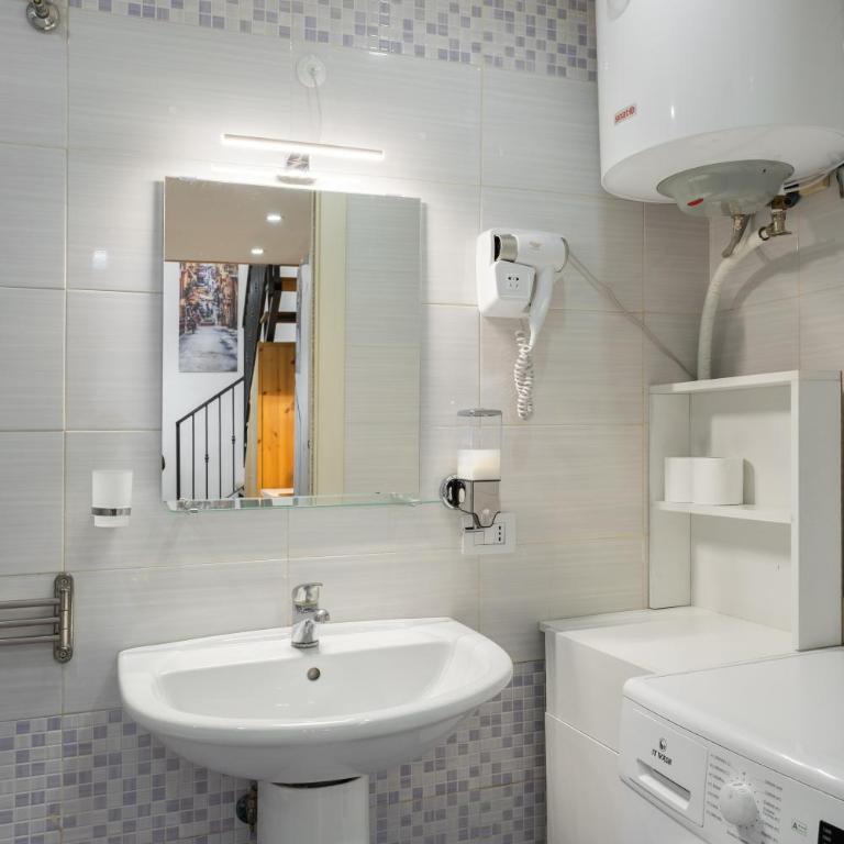 Vico Spaccanapoli 1 - Appartamento con 1 Camera da Letto - 16
