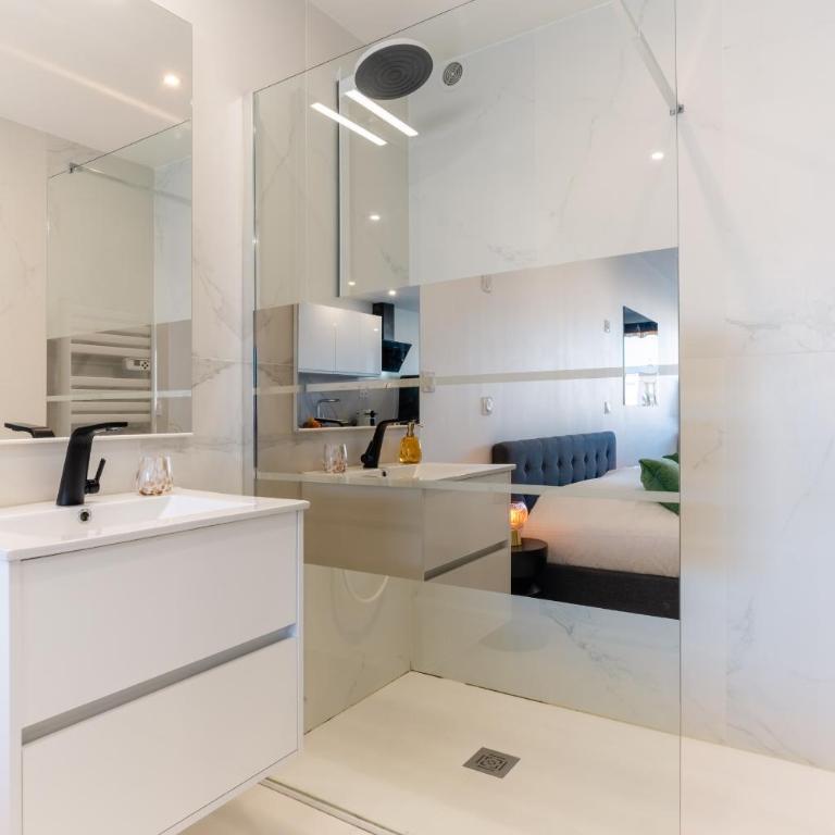 Mango Héliopolis - Plage - Terrace - climatisation - Parking - Village Naturiste - One-Bedroom Apartment - 24