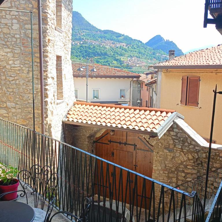 Albergo Diffuso Borgo Piovere, Noemi, 3-room Apartmen historic center - Appartamento con 2 Camere da Letto e Balcone - 7