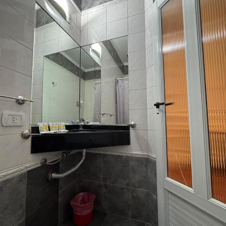 Hotel Frossard - Habitación Cuádruple con balcón - 8