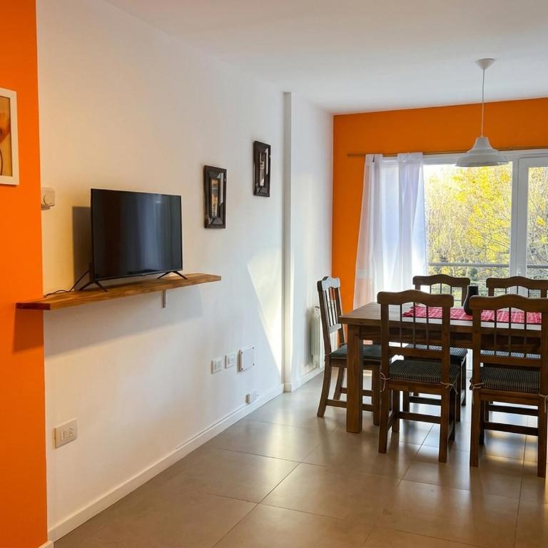 Depto Familiar en Bariloche - 2 Habitaciones, Parking y Cerca del Centro - Apartamento de 2 dormitorios - 4