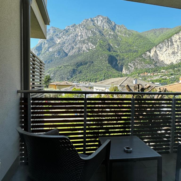 GardaBreak Rooms&Breakfast Holiday Apartments - Camera Deluxe Matrimoniale/Doppia con Letti Singoli con Vista Giardino - 5