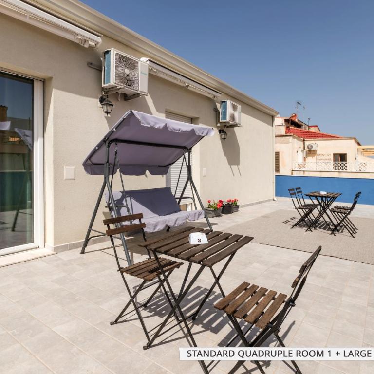 Blue Terrace Guest House - Ampia Camera Matrimoniale - 6