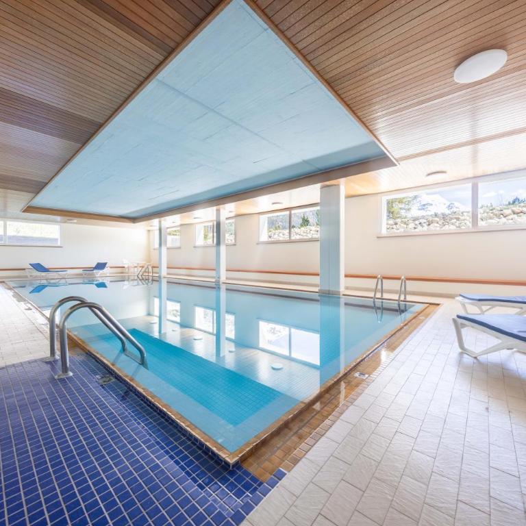 New Premium Studio with eFireplace, Pool & Sauna - Studio mit Balkon - 27