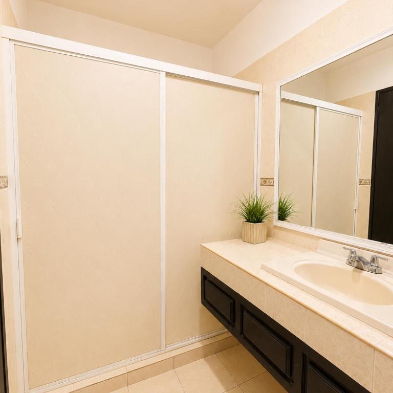 Zona Dorada Living - Habitación Doble con balcón - 5