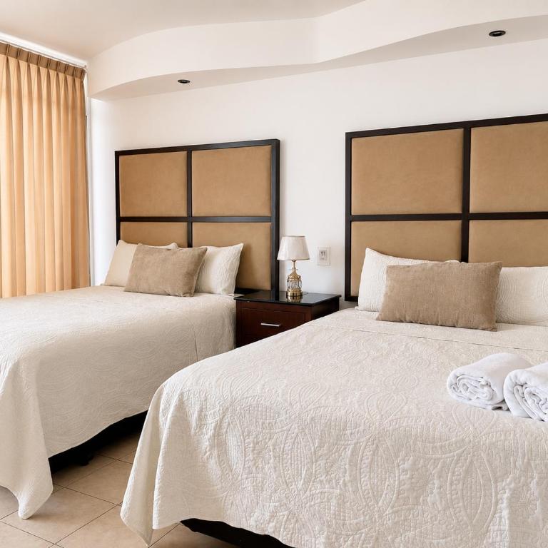 Zona Dorada Living - Habitación Doble con balcón - 10