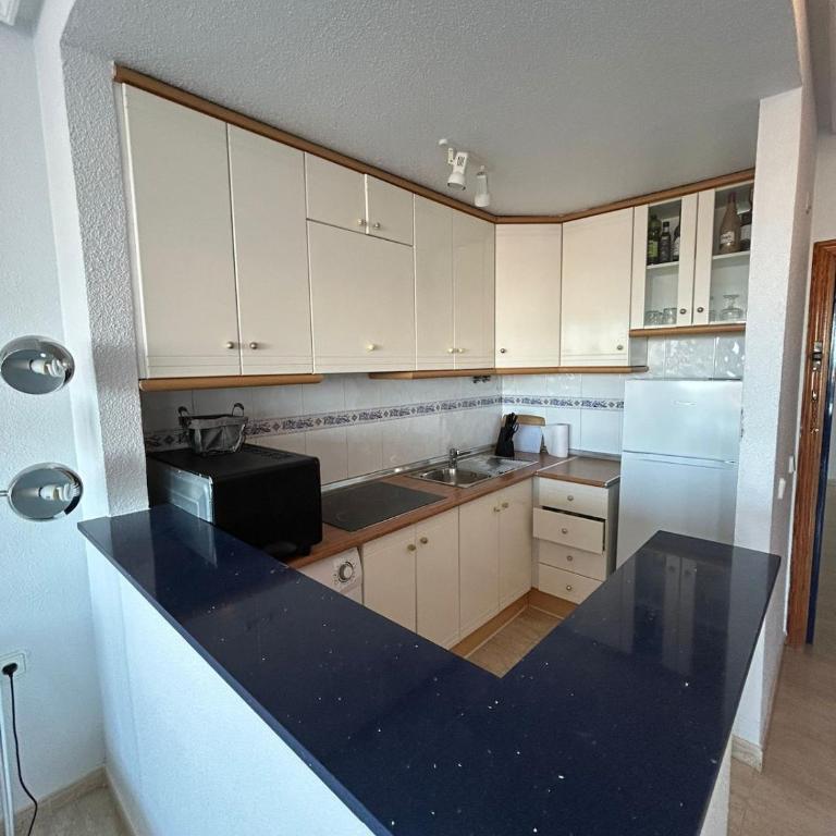 Studio with ocean view and pool in La Mata - One-Bedroom Apartment - 4