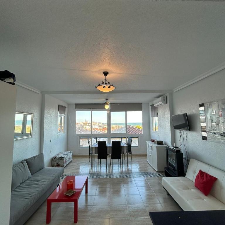 Studio with ocean view and pool in La Mata - One-Bedroom Apartment - 13