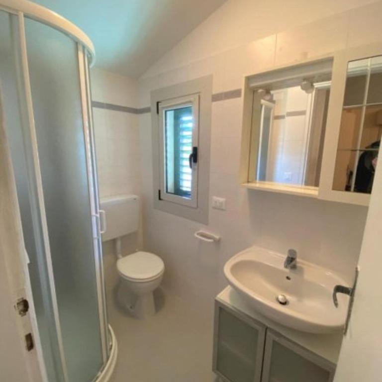 Charming villa with fenced garden and BBQ - Apartment - 6