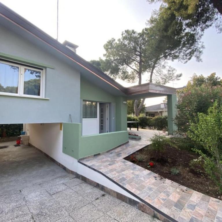 Charming villa with fenced garden and BBQ - Apartment - 8