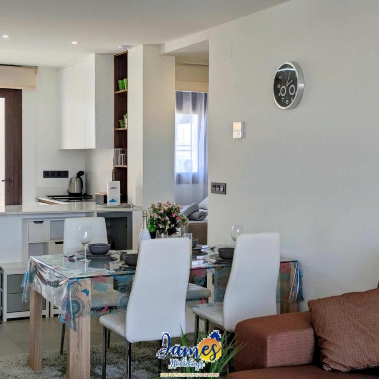 Sunny 2 Bed Retreat with Pool View LB86 - Apartamento - 16