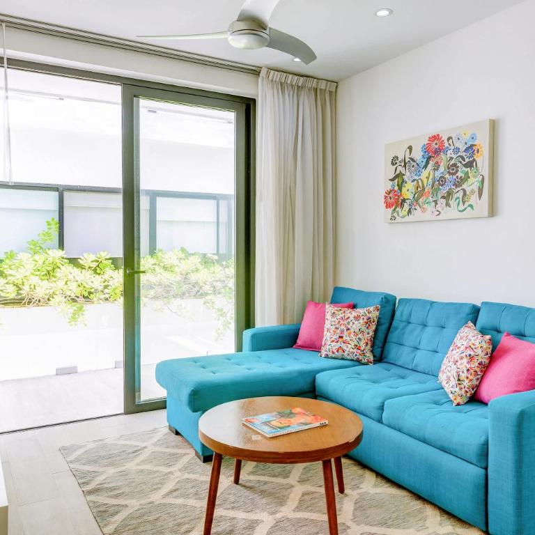 Premium Location Steps to 5th, Rooftop Pool & BBQ - One-Bedroom Apartment - 8