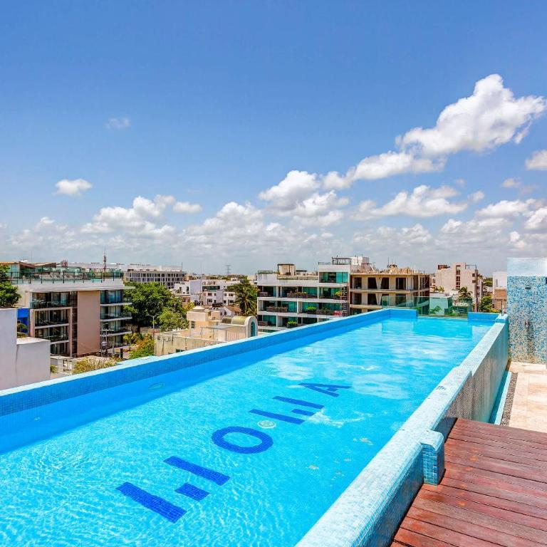 Premium Location Steps to 5th, Rooftop Pool & BBQ - One-Bedroom Apartment - 1