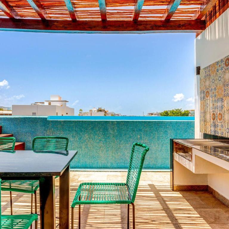 Premium Location Steps to 5th, Rooftop Pool & BBQ - One-Bedroom Apartment - 20