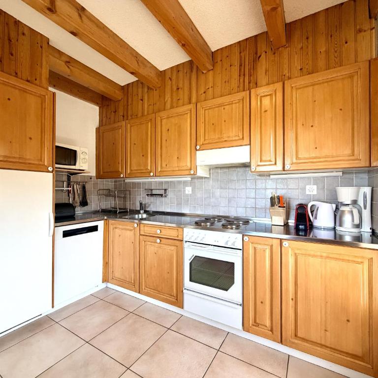 Eanta SUNNY & MOUNTAIN chalet 10 pers by Alpvision Résidences - Chalet 5 Chambres - 12