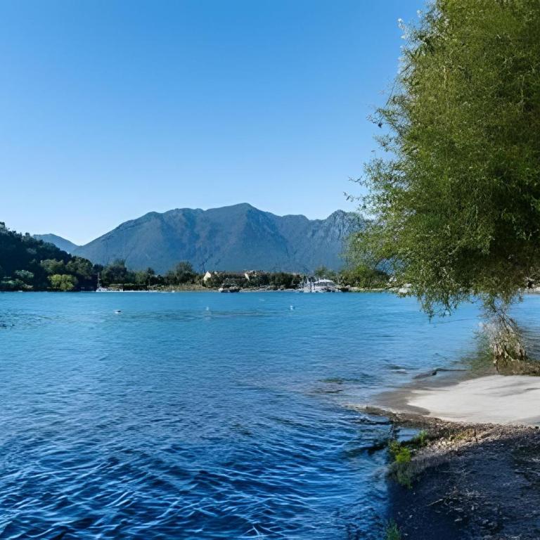 Espectacular casa con acceso directo al lago - Casa de 3 dormitorios - 12