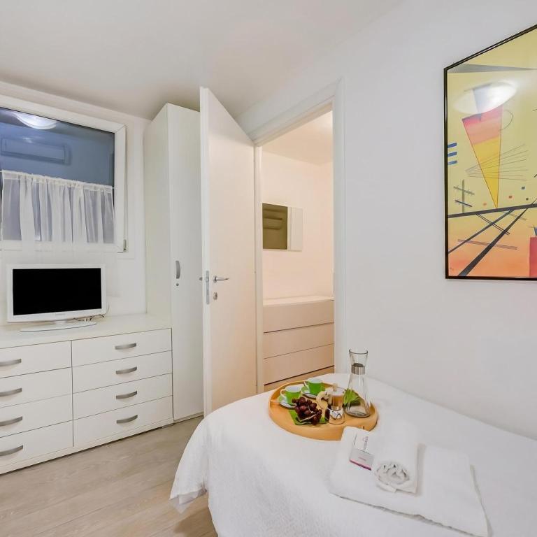 Casa Oleandri With Pool And Lake View - Two-Bedroom Apartment - 24