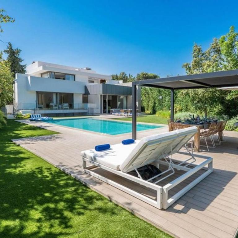 Luxurious 8-Bedroom Holiday House in Nerja, Spain - Casa - 11