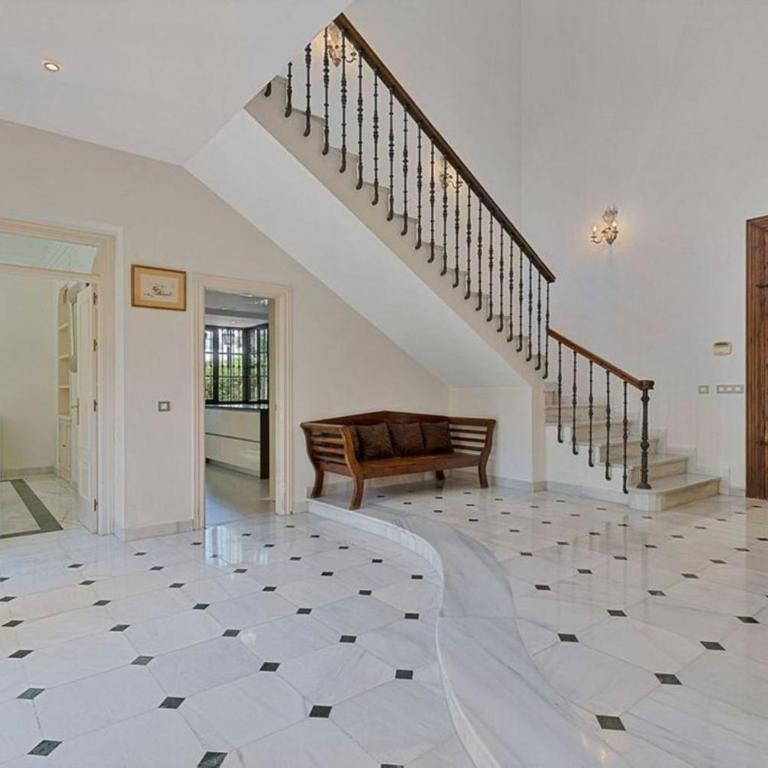 Luxurious 7-Bedroom Holiday House with Private Pool in Alcdia - Vacation Home - 12