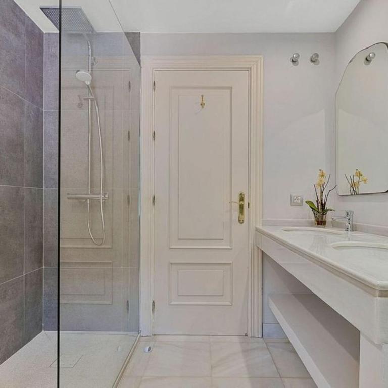 Luxurious 7-Bedroom Holiday House with Private Pool in Alcdia - Vacation Home - 15