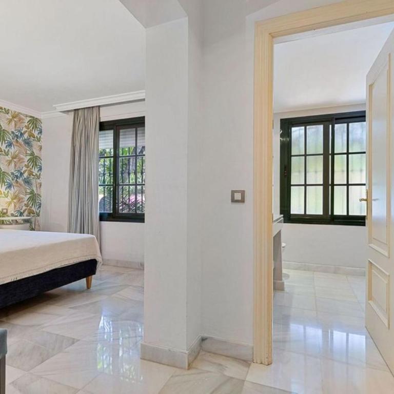 Luxurious 7-Bedroom Holiday House with Private Pool in Alcdia - Vacation Home - 14