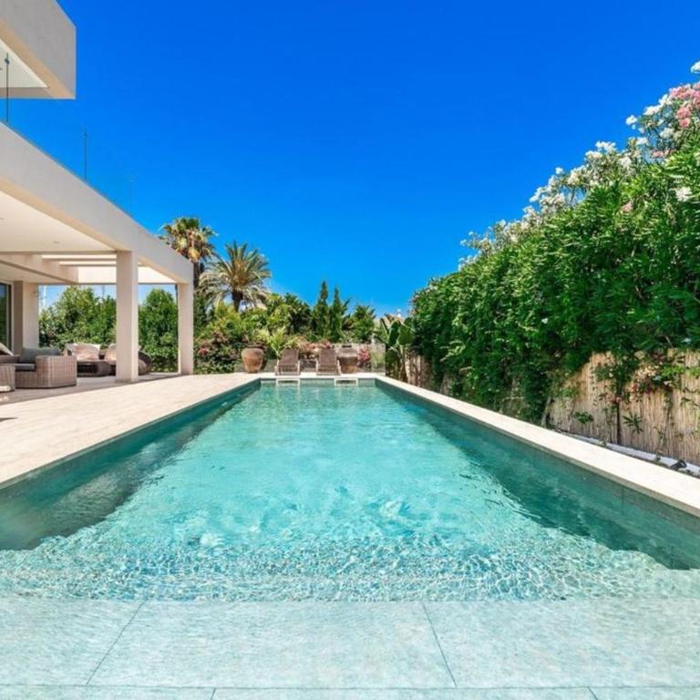 Luxurious 7-Bedroom Holiday House with Private Pool in Alicante - Vacation Home - 9