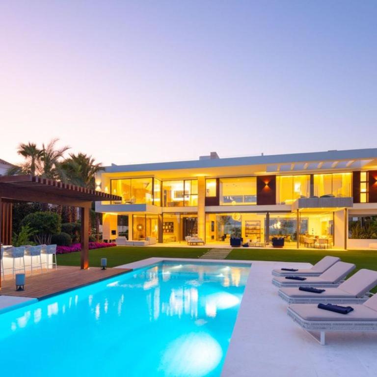 Luxurious 8-Bedroom Holiday House with Private Pool in Alcossebre - Casa - 1