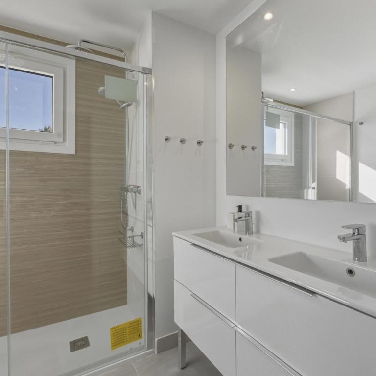 3024 Bright Apartment With Terrace - Two-Bedroom House - 12