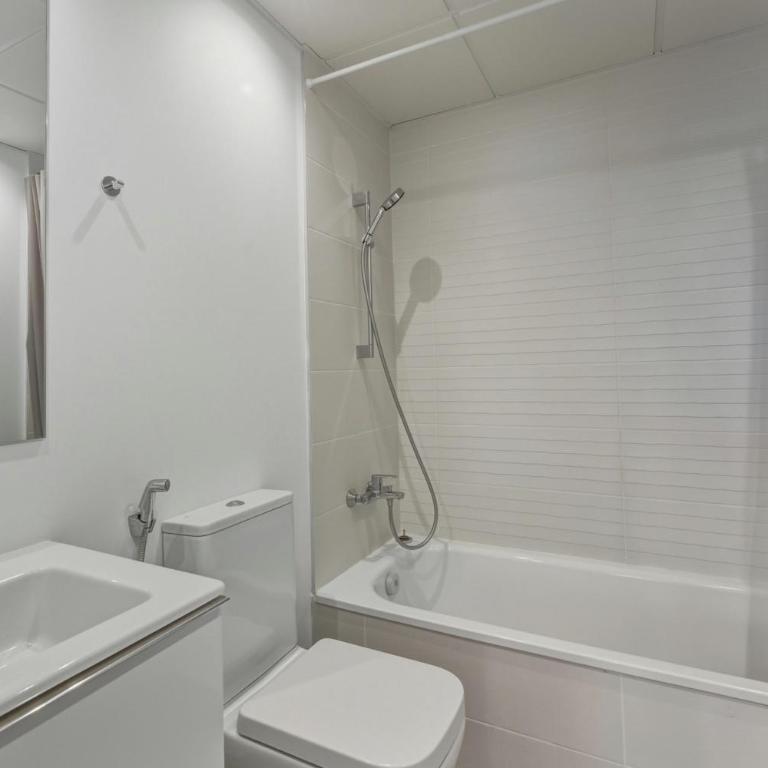 3024 Bright Apartment With Terrace - Two-Bedroom House - 11