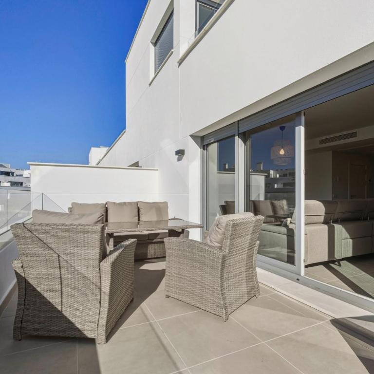 3024 Bright Apartment With Terrace - Two-Bedroom House - 6
