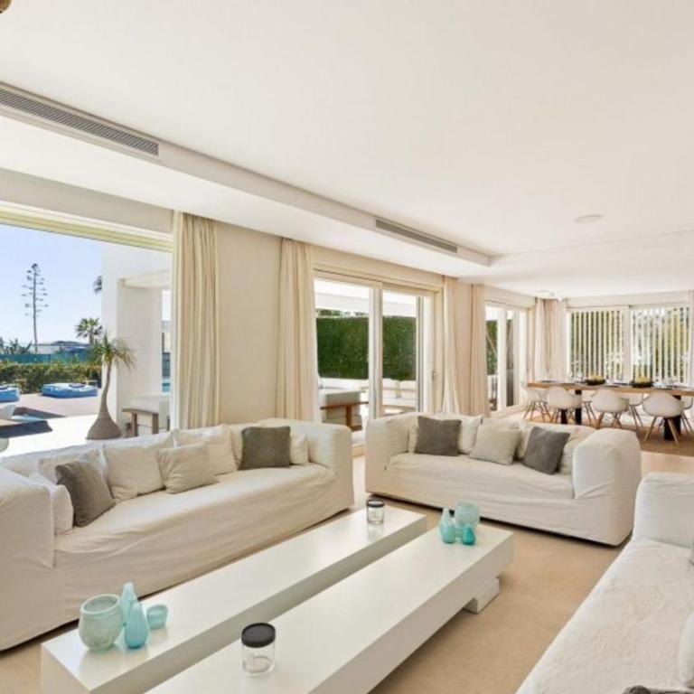 Luxurious 7-Bedroom Holiday House with Private Pool in El Puerto - Vacation Home - 5