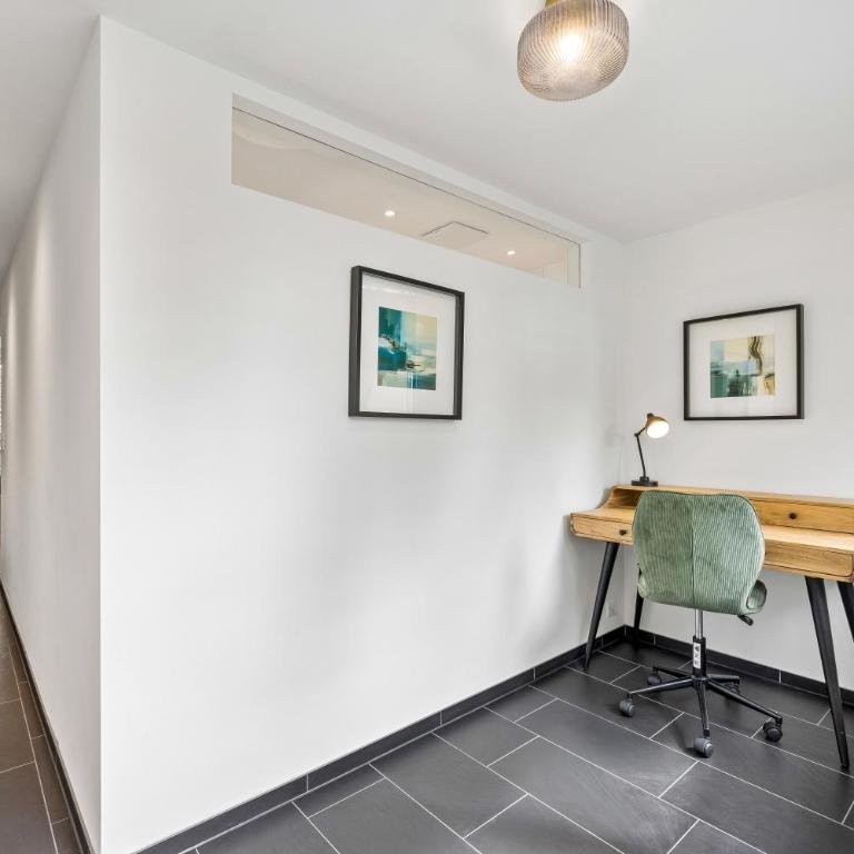Central, Elegant & Modern Apartment - Apartment - 12