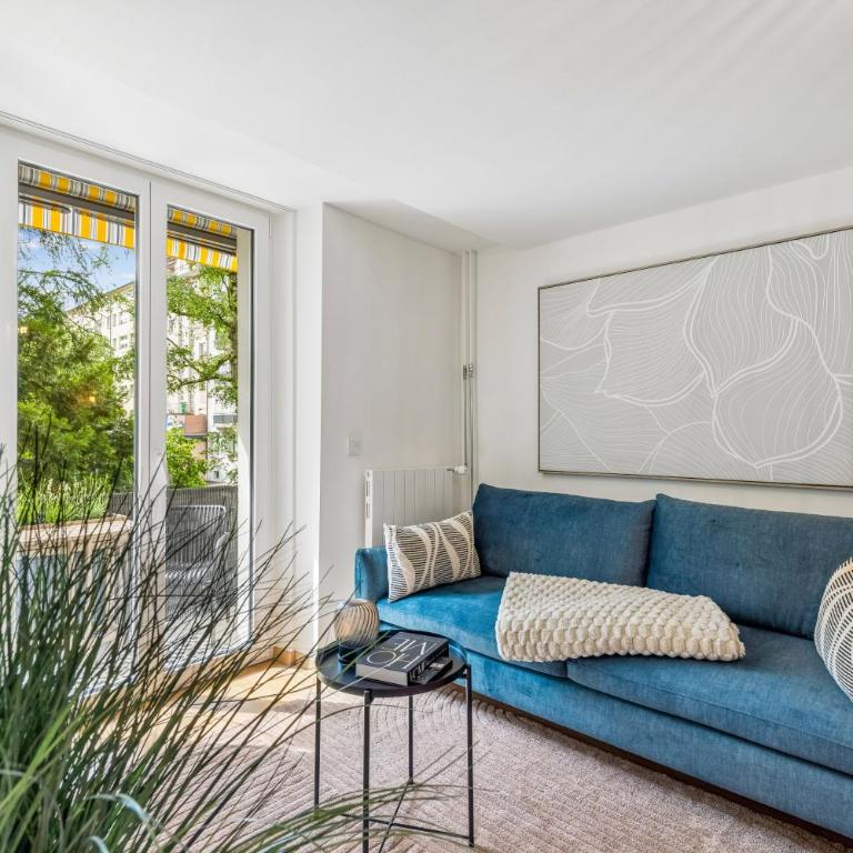 Central, Elegant & Modern Apartment - Apartment - 2