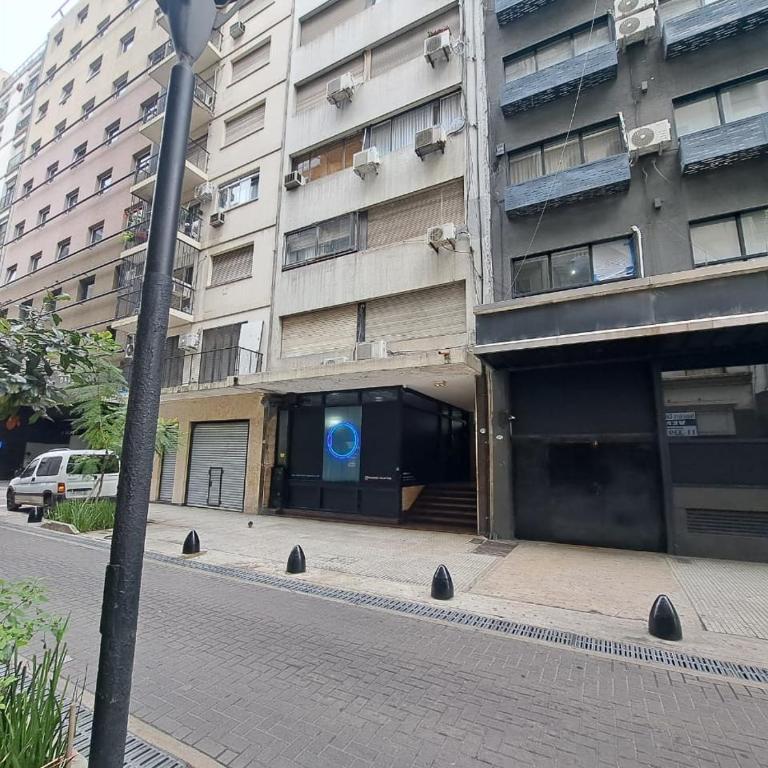 Amplio Luminoso Bien Equipado en el Centro de Buenos Aires - Apartamento de 1 dormitorio - 3