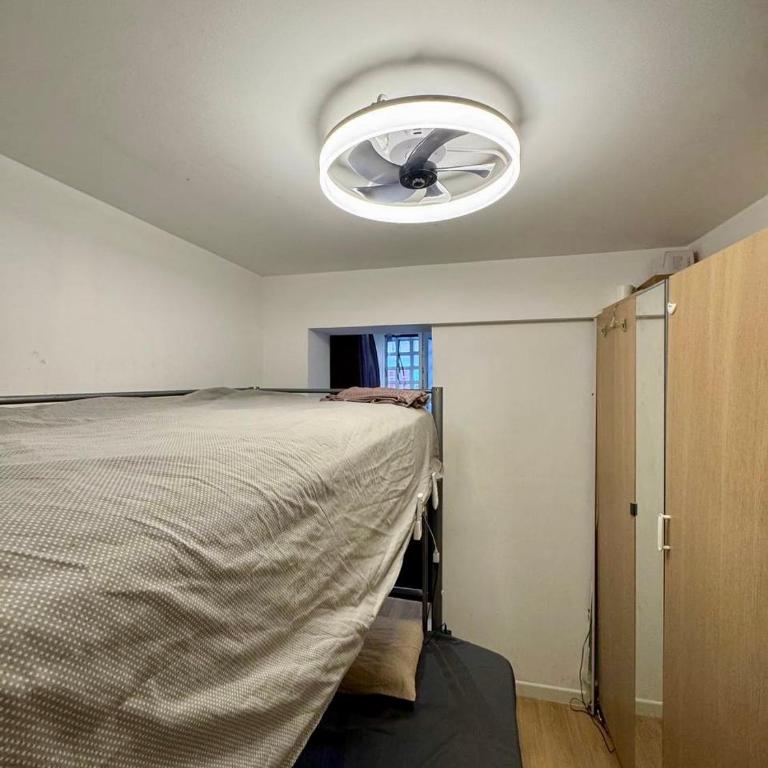 Little room with private WC and shower close to PortAventura - Apartamento de 1 dormitorio - 2