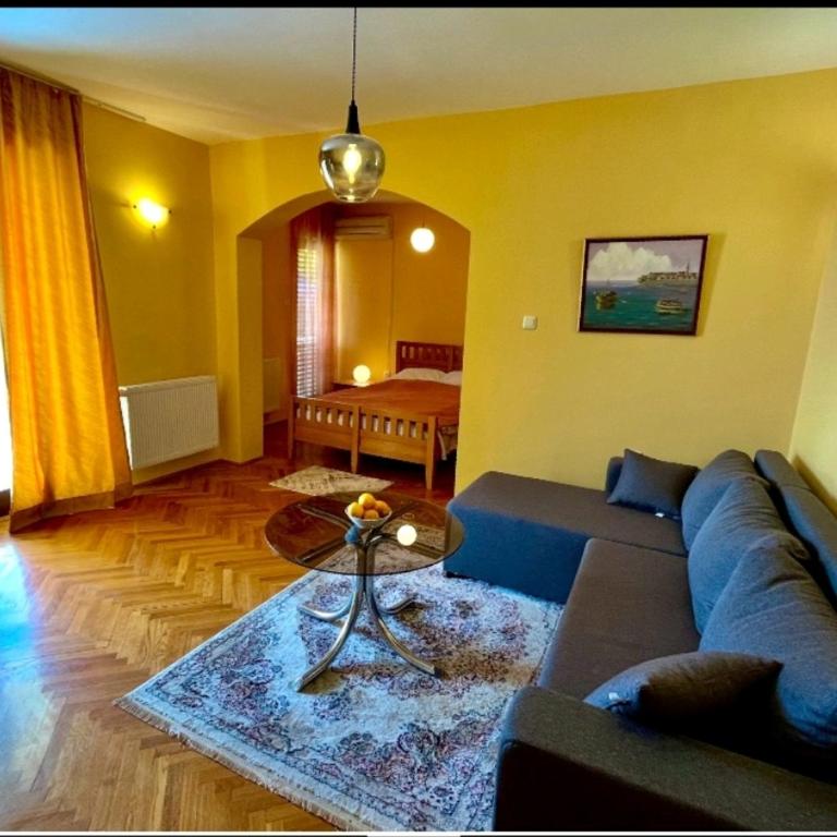 Nikolić Apartmani - Two-Bedroom Apartment - 1