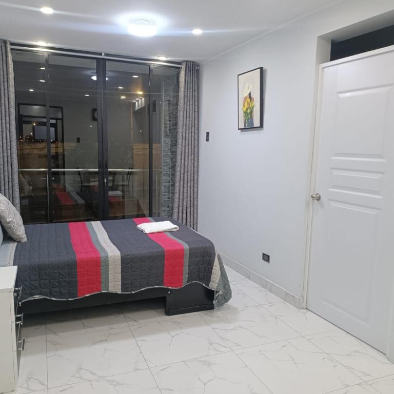 Alojamiento Familiar - Deluxe One-Bedroom Apartment with City View - 3